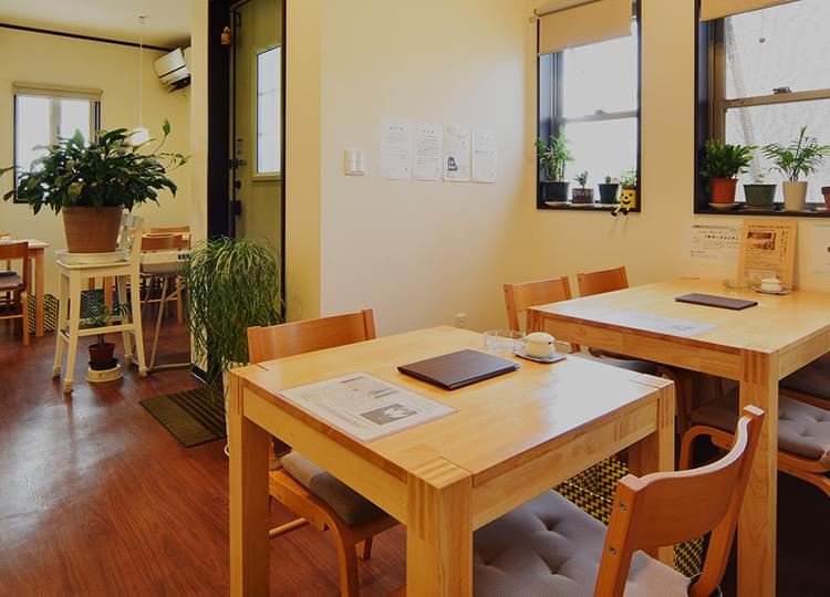 落ち着いた店内で「炭火焙煎」のCOFFEE&ESPRESSOを・・・